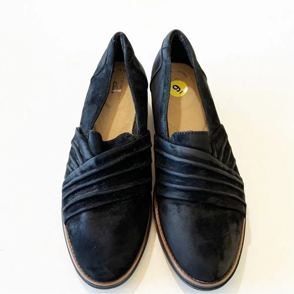Clarks Sharon‎ Villa Black Suede Pleated Loafer Chunky Sole Women’s Size 9 EUC - Picture 10 of 10